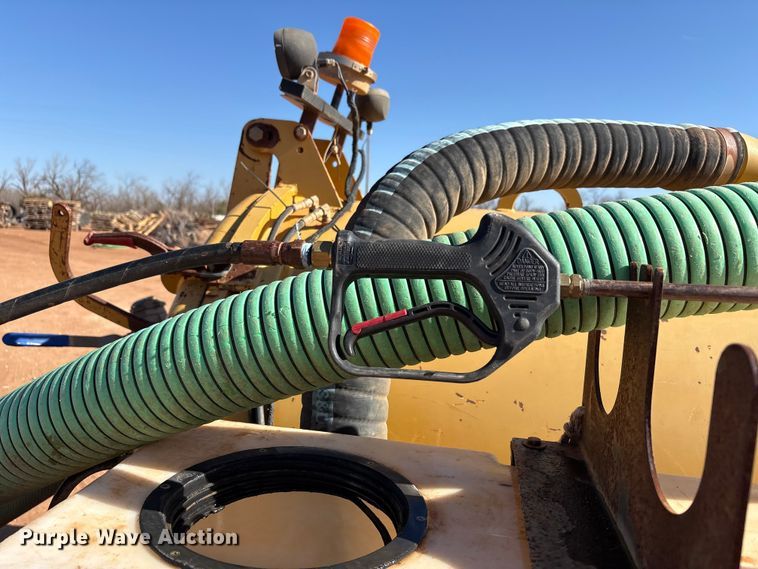 image for item FC2035 2012 Vac-Tron Vermeer LP555DT vacuum trailer