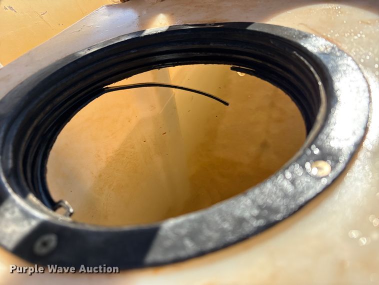 image for item FC2035 2012 Vac-Tron Vermeer LP555DT vacuum trailer