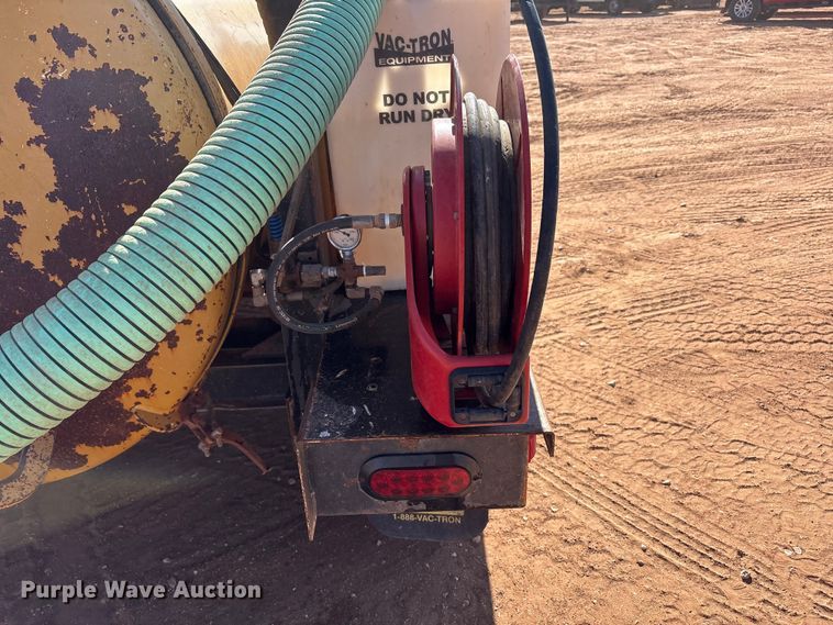 image for item FC2035 2012 Vac-Tron Vermeer LP555DT vacuum trailer