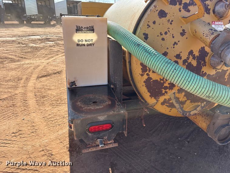 image for item FC2035 2012 Vac-Tron Vermeer LP555DT vacuum trailer