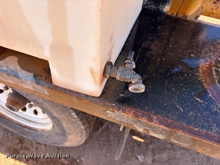 image for item FC2035 2012 Vac-Tron Vermeer LP555DT vacuum trailer