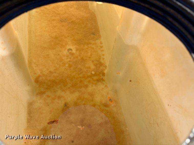 image for item FC2035 2012 Vac-Tron Vermeer LP555DT vacuum trailer