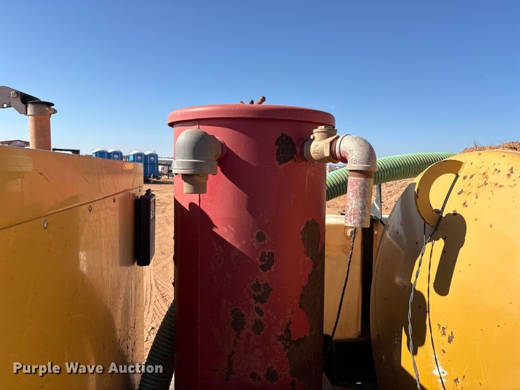 image for item FC2035 2012 Vac-Tron Vermeer LP555DT vacuum trailer