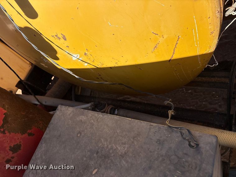 image for item FC2035 2012 Vac-Tron Vermeer LP555DT vacuum trailer