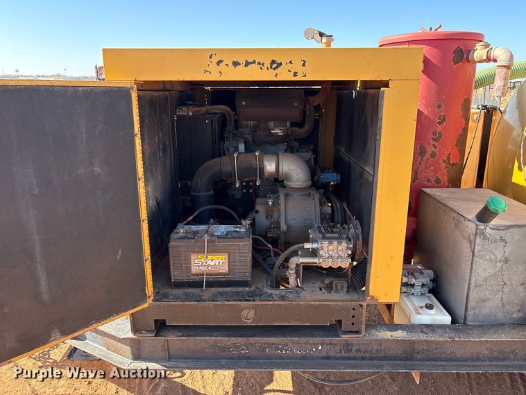 image for item FC2035 2012 Vac-Tron Vermeer LP555DT vacuum trailer