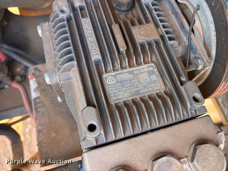 image for item FC2035 2012 Vac-Tron Vermeer LP555DT vacuum trailer