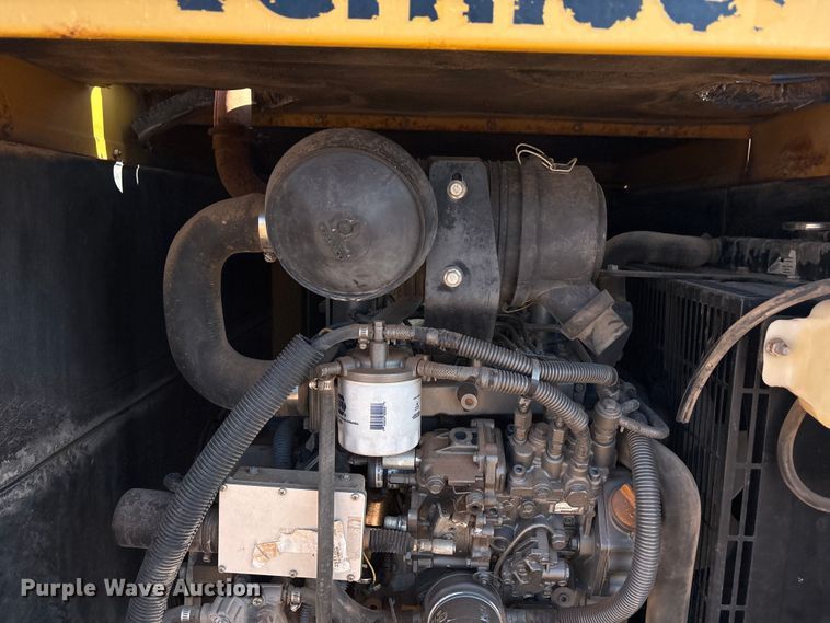 image for item FC2035 2012 Vac-Tron Vermeer LP555DT vacuum trailer