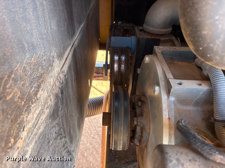 image for item FC2035 2012 Vac-Tron Vermeer LP555DT vacuum trailer