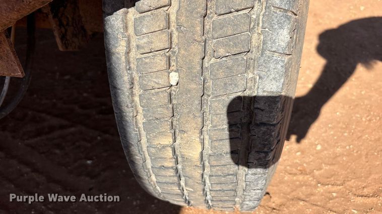 image for item FC2035 2012 Vac-Tron Vermeer LP555DT vacuum trailer