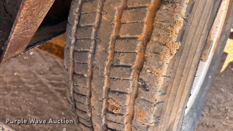 image for item FC2035 2012 Vac-Tron Vermeer LP555DT vacuum trailer