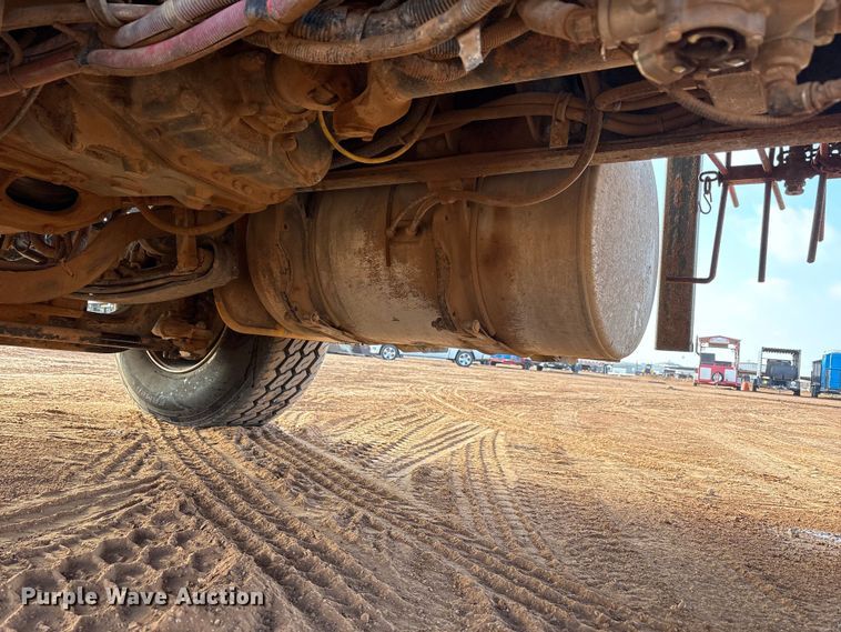 image for item FC2037 2005 Freightliner Business Class M2 flatbed truck with mud mixing system