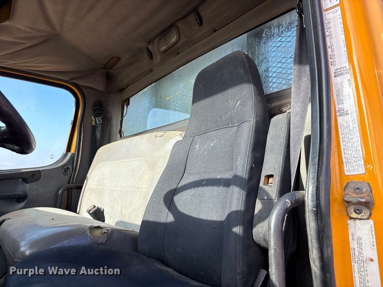 image for item FC2037 2005 Freightliner Business Class M2 flatbed truck with mud mixing system