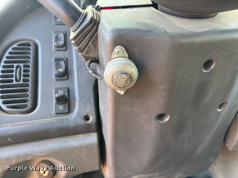 image for item FC2037 2005 Freightliner Business Class M2 flatbed truck with mud mixing system