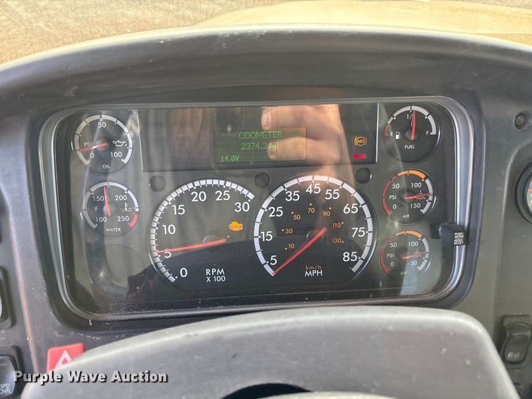 image for item FC2037 2005 Freightliner Business Class M2 flatbed truck with mud mixing system