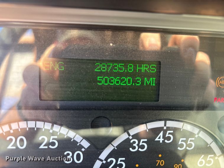 image for item FC2037 2005 Freightliner Business Class M2 flatbed truck with mud mixing system