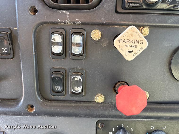 image for item FC2037 2005 Freightliner Business Class M2 flatbed truck with mud mixing system