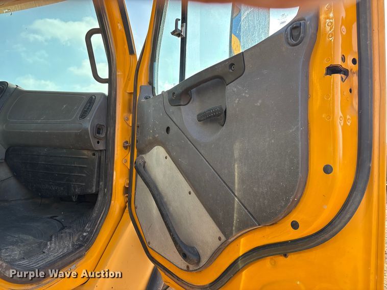 image for item FC2037 2005 Freightliner Business Class M2 flatbed truck with mud mixing system