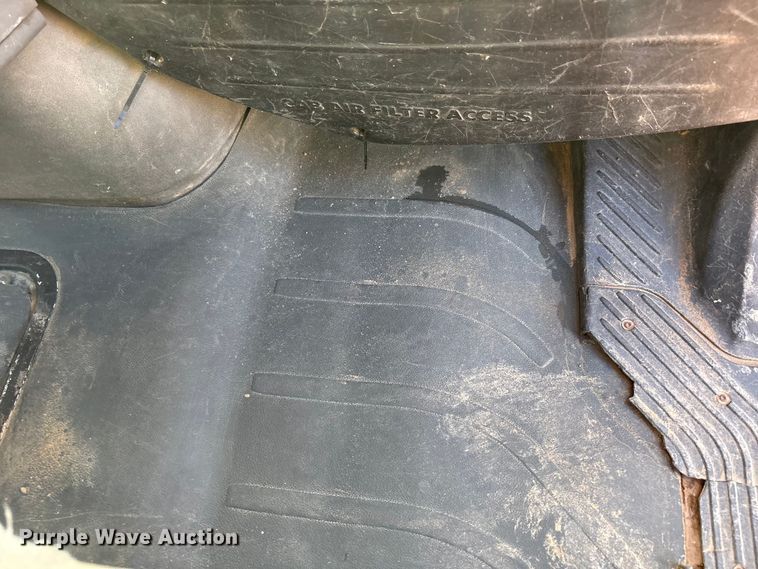 image for item FC2037 2005 Freightliner Business Class M2 flatbed truck with mud mixing system