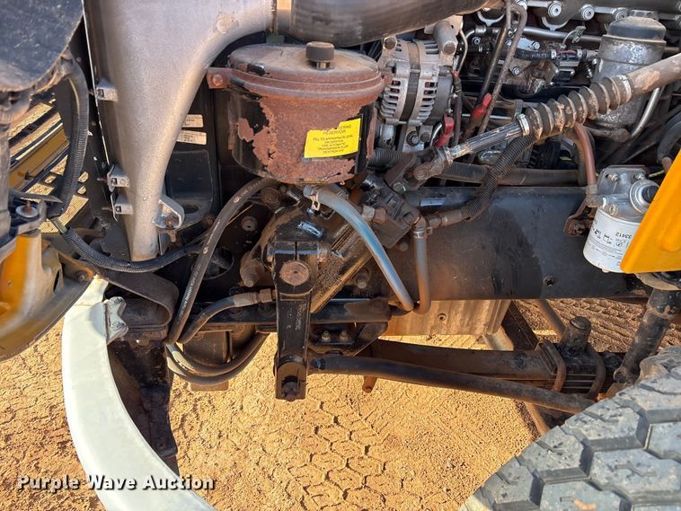 image for item FC2037 2005 Freightliner Business Class M2 flatbed truck with mud mixing system