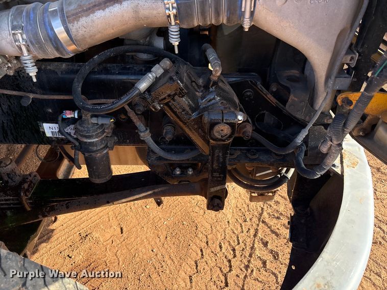 image for item FC2037 2005 Freightliner Business Class M2 flatbed truck with mud mixing system