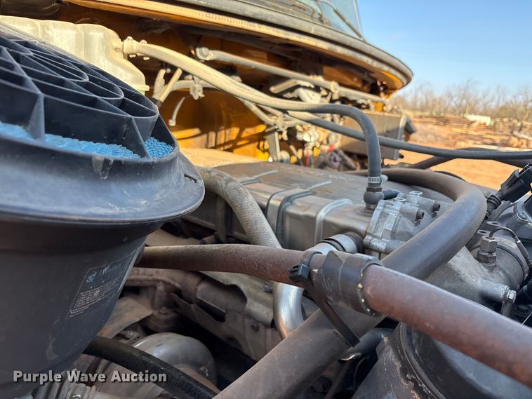 image for item FC2037 2005 Freightliner Business Class M2 flatbed truck with mud mixing system