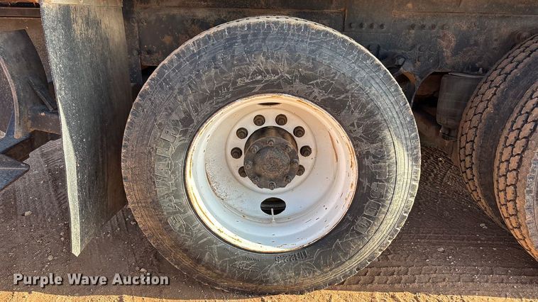 image for item FC2037 2005 Freightliner Business Class M2 flatbed truck with mud mixing system