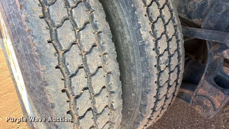 image for item FC2037 2005 Freightliner Business Class M2 flatbed truck with mud mixing system