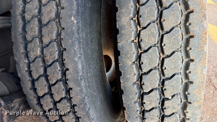 image for item FC2037 2005 Freightliner Business Class M2 flatbed truck with mud mixing system