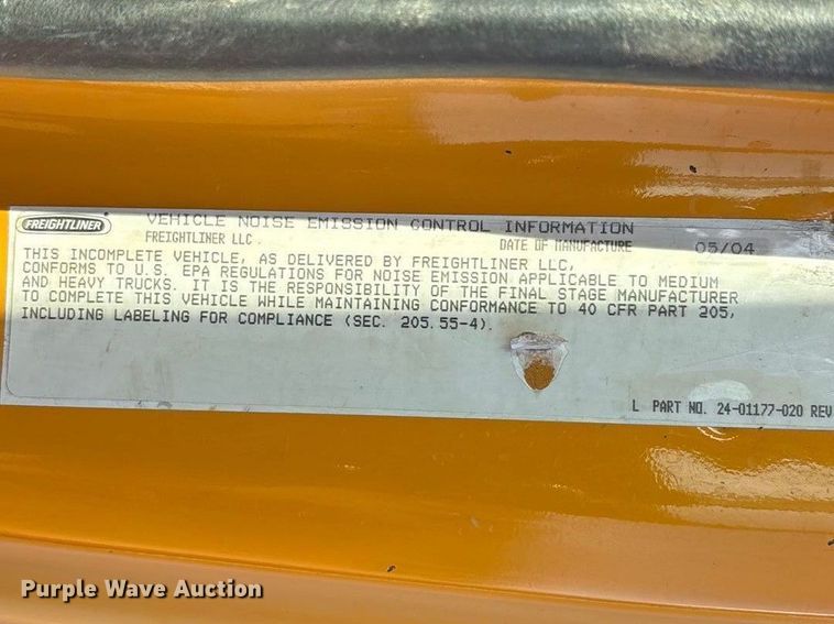 image for item FC2037 2005 Freightliner Business Class M2 flatbed truck with mud mixing system