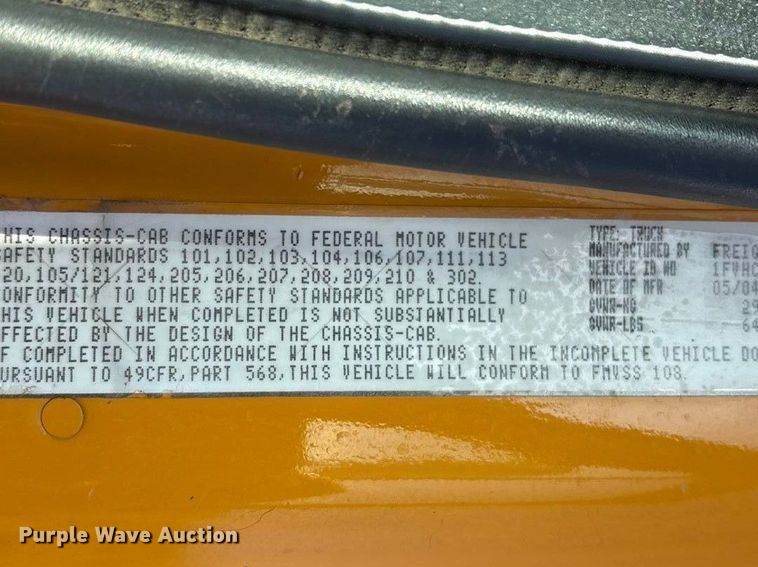 image for item FC2037 2005 Freightliner Business Class M2 flatbed truck with mud mixing system