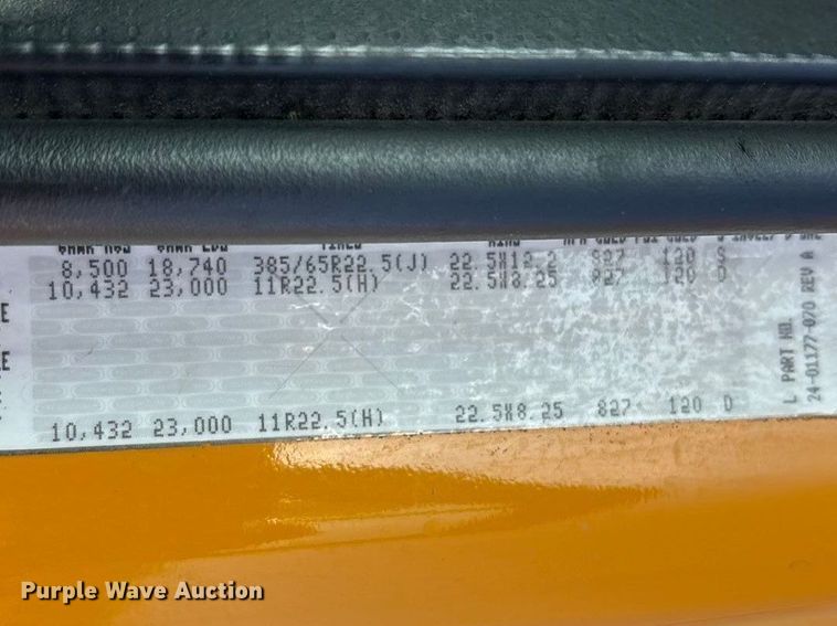 image for item FC2037 2005 Freightliner Business Class M2 flatbed truck with mud mixing system