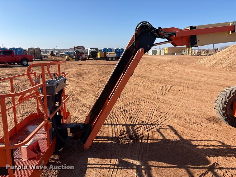 image for item FC2040 2012 JLG 600AJ boom lift