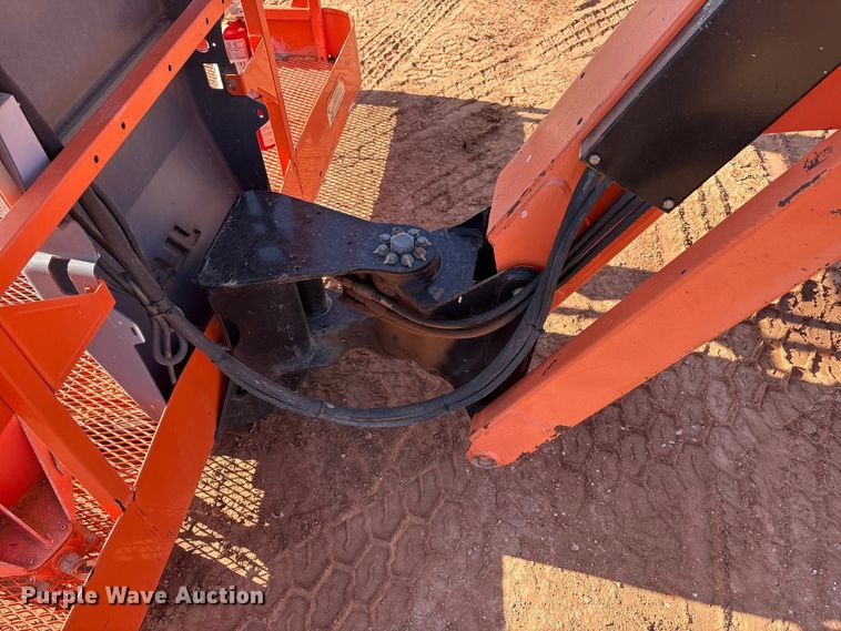 image for item FC2040 2012 JLG 600AJ boom lift