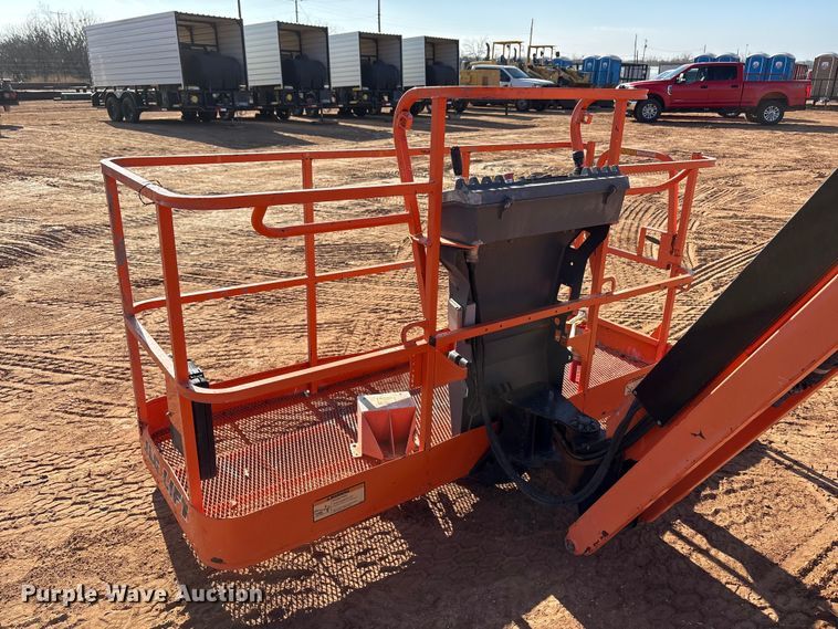 image for item FC2040 2012 JLG 600AJ boom lift