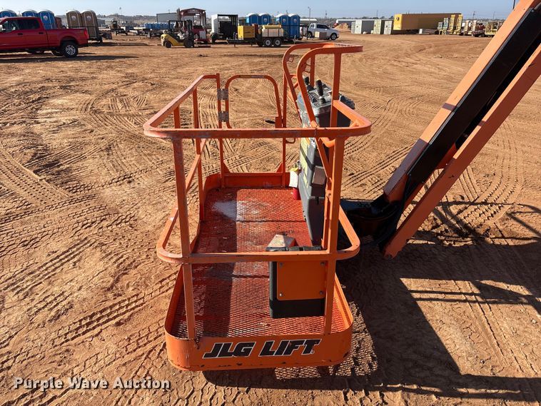image for item FC2040 2012 JLG 600AJ boom lift