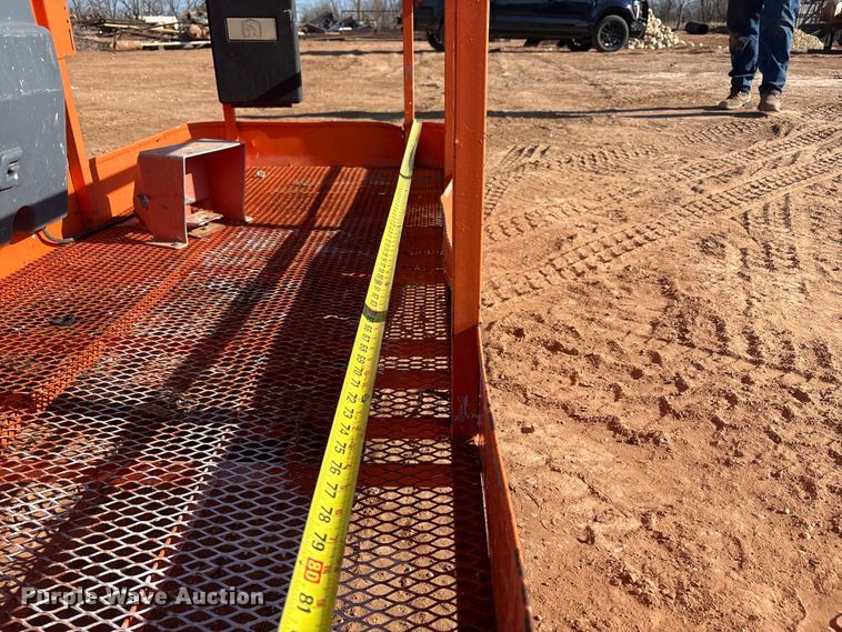 image for item FC2040 2012 JLG 600AJ boom lift