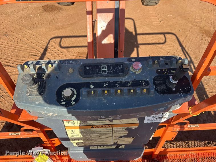 image for item FC2040 2012 JLG 600AJ boom lift