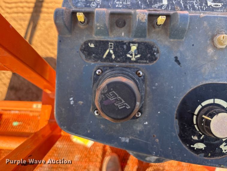 image for item FC2040 2012 JLG 600AJ boom lift