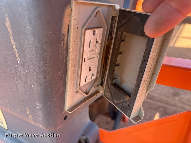 image for item FC2040 2012 JLG 600AJ boom lift