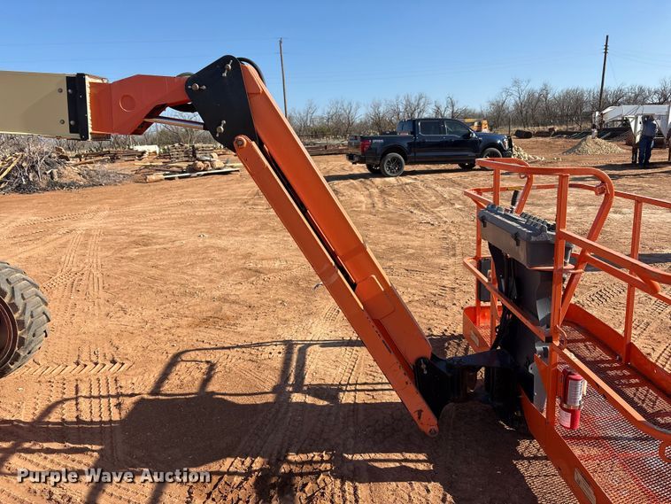 image for item FC2040 2012 JLG 600AJ boom lift