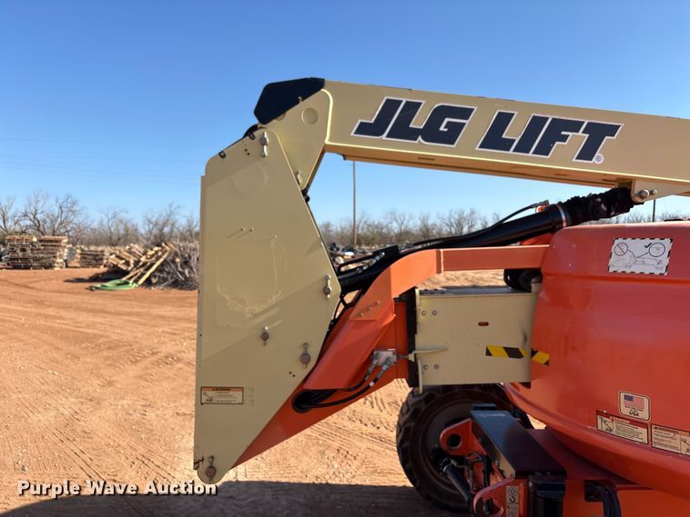 image for item FC2040 2012 JLG 600AJ boom lift