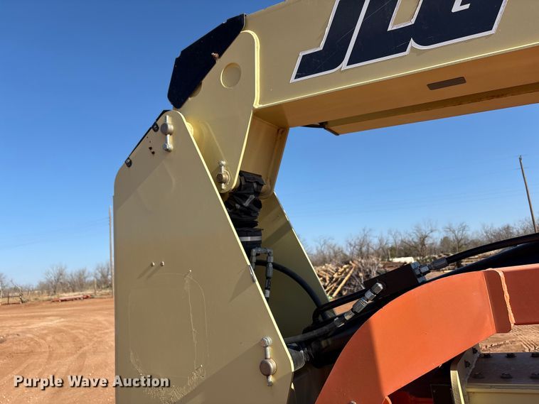 image for item FC2040 2012 JLG 600AJ boom lift