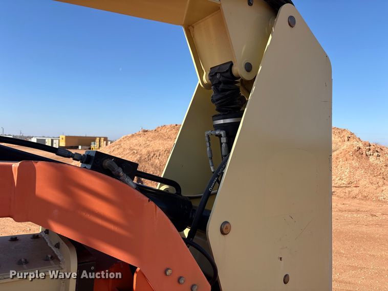 image for item FC2040 2012 JLG 600AJ boom lift