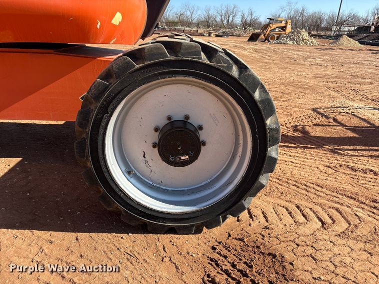 image for item FC2040 2012 JLG 600AJ boom lift