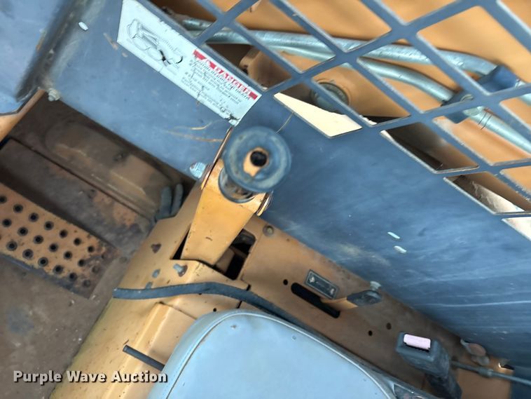 image for item FC2041 2000 Case 1845C skid steer loader