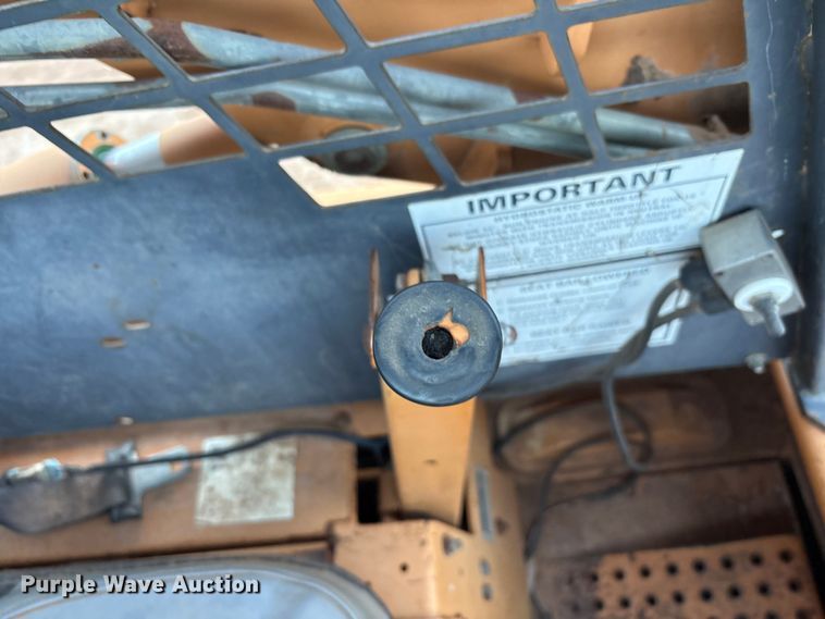 image for item FC2041 2000 Case 1845C skid steer loader