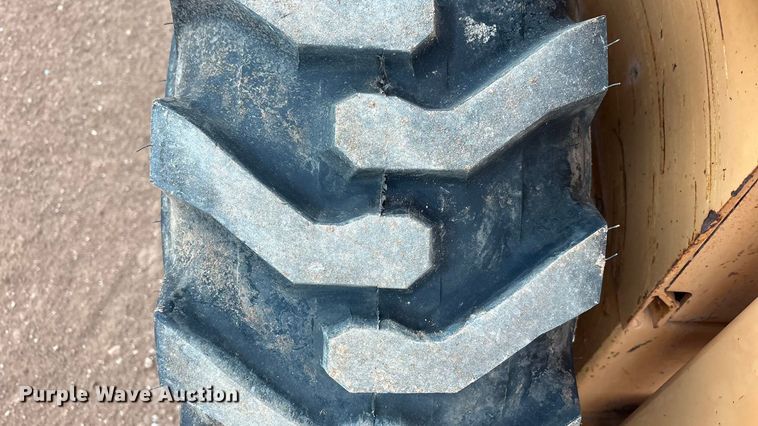 image for item FC2041 2000 Case 1845C skid steer loader