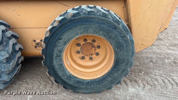 image for item FC2041 2000 Case 1845C skid steer loader