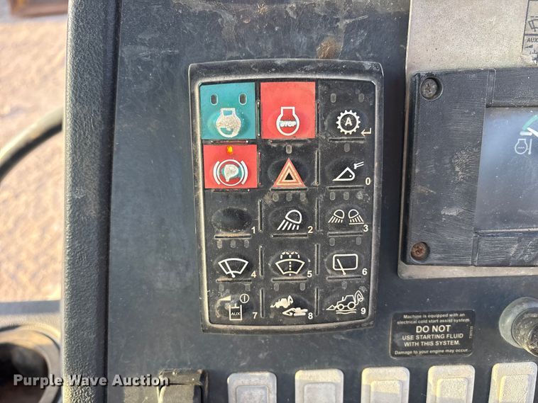 image for item FC2043 2012 John Deere 310SK backhoe