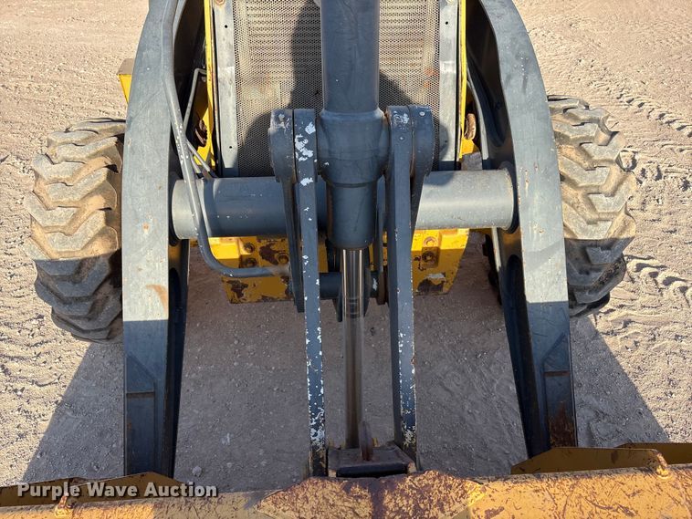 image for item FC2044 2013 John Deere 310SK backhoe